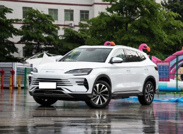 同样动力的插混SUV:蓝电E5却比宋PLUSDM-i便宜更多,还配有7座