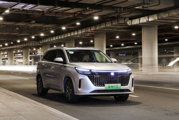 现金立减4.01万;比油车还实惠的蓝电E5;让长安CS75 PLUS难以招架!